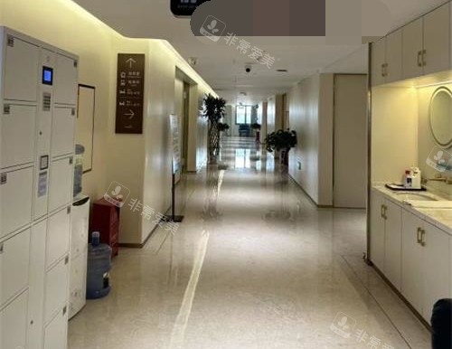 云南昆明韩辰医疗美容医院走廊环境