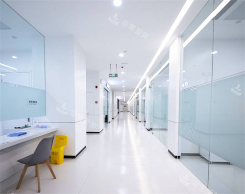 柳州德立口腔内部走廊