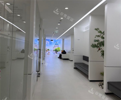 柳州德立口腔走廊等待区