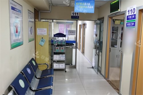 抚顺爱尔眼科医院1楼干眼门诊环境