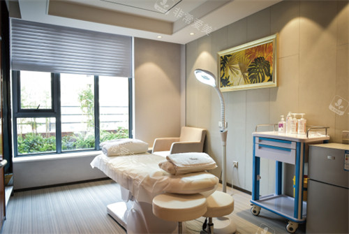 上海艺星医疗美容医院治疗室