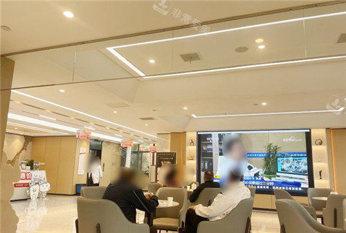 郑州中诺口腔医院大厅休息区