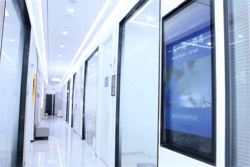 南昌拜博口腔医院红谷滩院诊区走廊环境