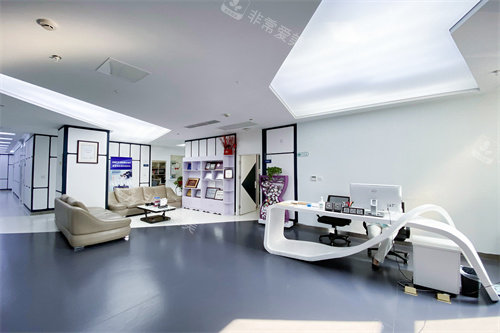 北京小忠丽格医疗美容二楼