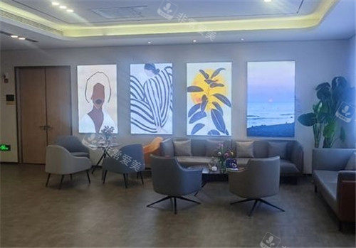 武汉爱尔眼科洪山医院休闲等待区