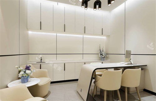 三亚红妆尚整形面诊室