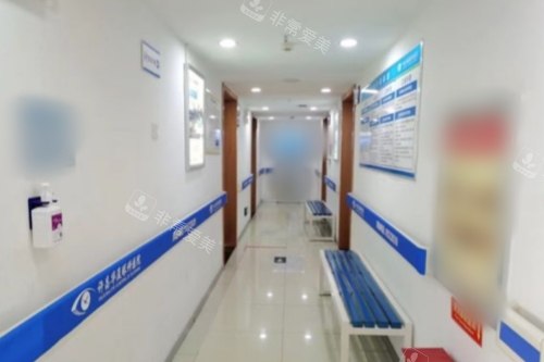 许昌华厦眼科医院走廊