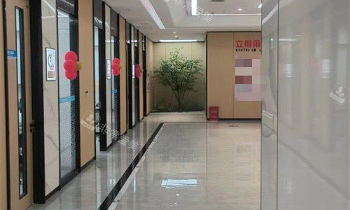 南阳中诺口腔诊室门口