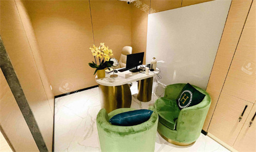 上海鹏爱医疗美容门诊部面诊室