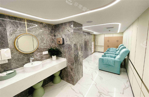 上海鹏爱医疗美容门诊部洗手间