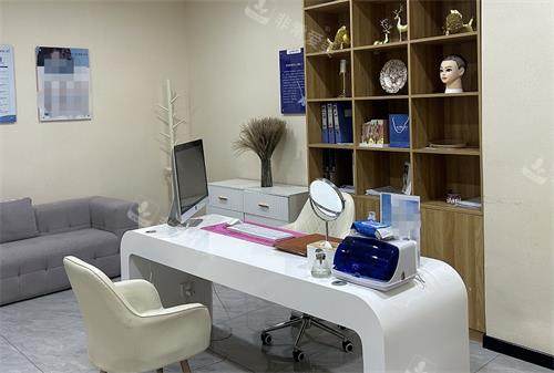 西安锐逸植发面诊室