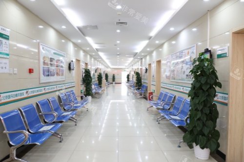 北京国丹白癜风医院候诊区域