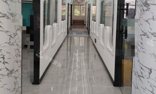 开封优博雅口腔走廊图