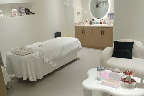 贵阳月上医疗美容皮肤护理室