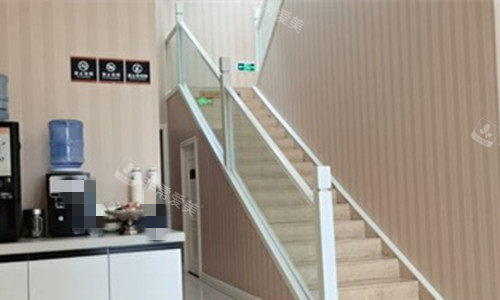 平顶山贝斯特口腔楼梯图