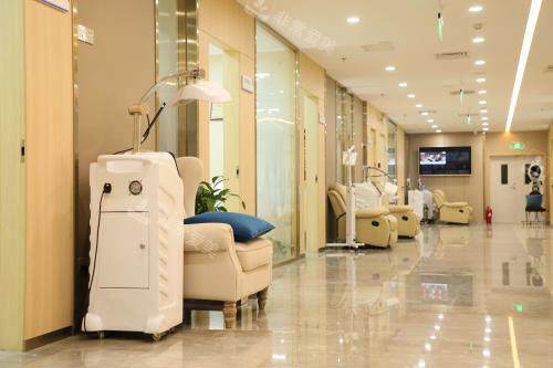 北京碧莲盛植发内部大厅示意图