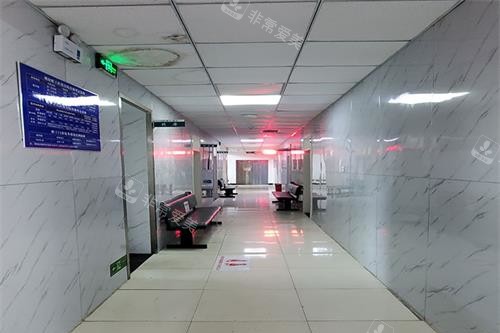 保定高碑店德仁眼科医院走廊