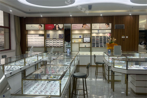 张家口朝聚眼科医院配镜区