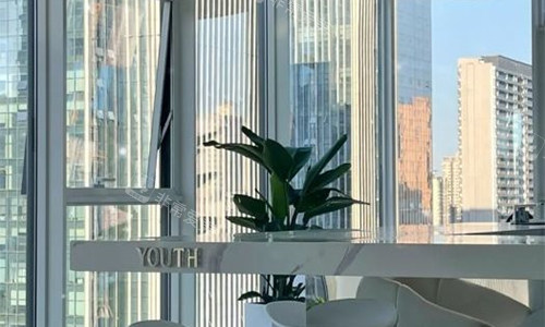 珠海韩妃医疗美容室内等待区一角