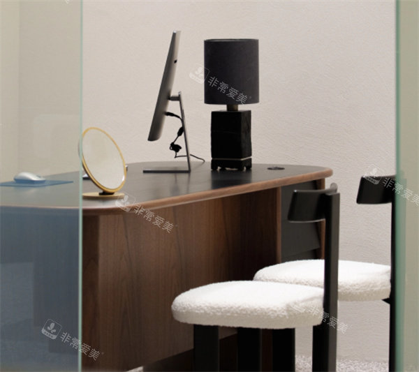 韩国清潭Sartine皮肤科面诊室环境