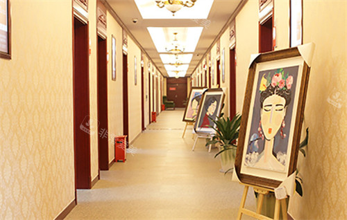 南京医科大学友谊整形外科医院走廊环境