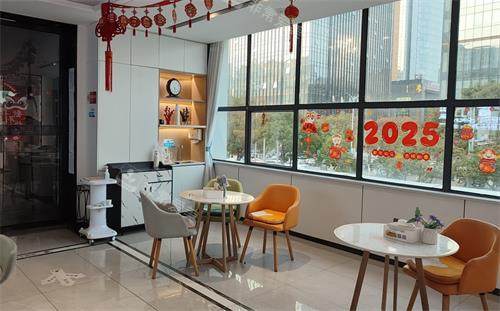 南昌鼎植口腔接待区