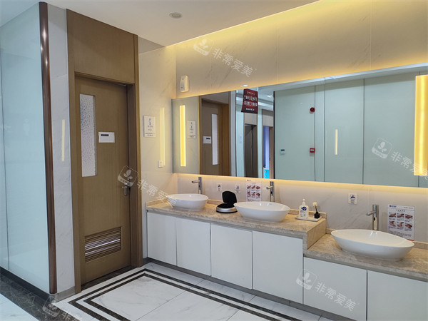 南昌摩尔口腔洗手间