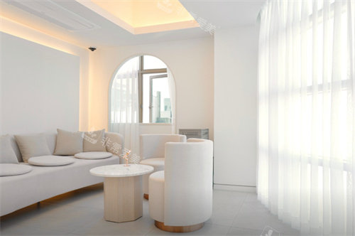 韩国清潭Glassy皮肤科休息区