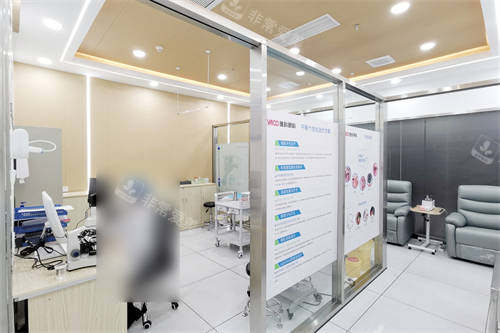佛山市雅科眼科诊所诊疗室