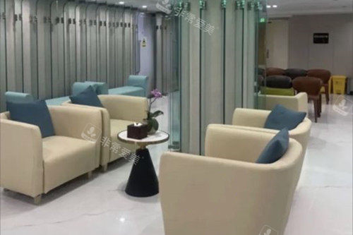长春中妍整形美容医院大厅休息等待区环境