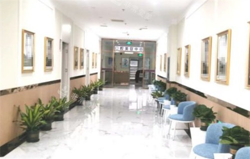 唐山煤医尚美整形走廊环境图