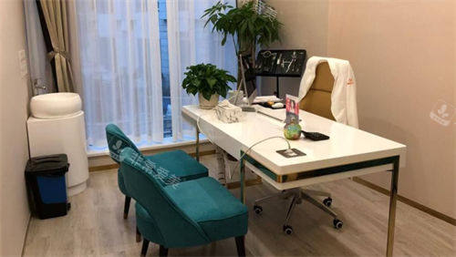 上海九慕医疗美容医院面诊室展示