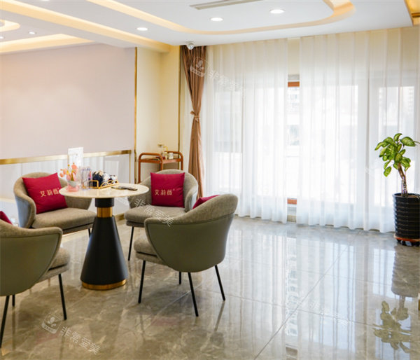 哈尔滨晶颜丽肤医疗美容等候区环境