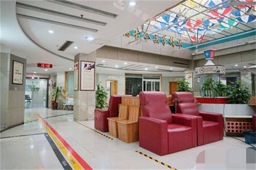 重庆骑士医院大厅候诊区