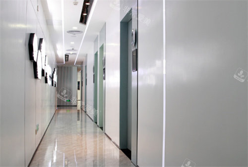 深圳青逸植发医院走廊