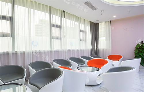 南京雅康口腔医院休息区