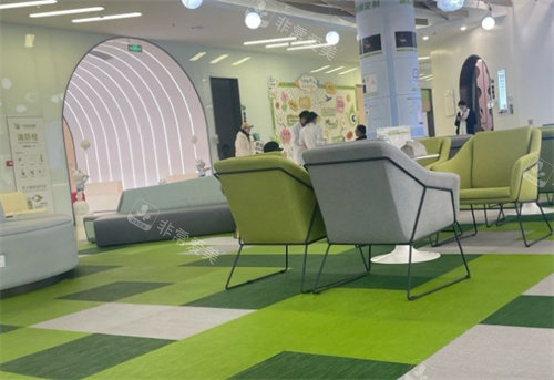 杭州飞秒秒眼科等候区环境