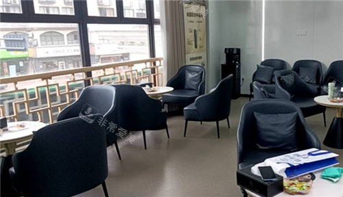 嵊州柏瑞口腔休息区