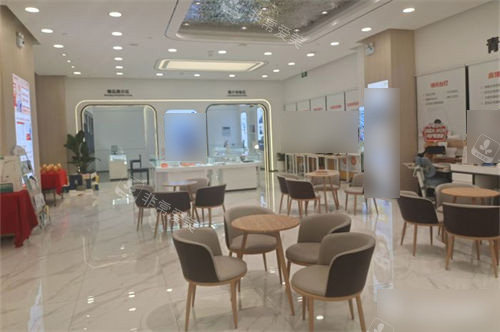 合肥沃瑞眼科医院大厅休息区