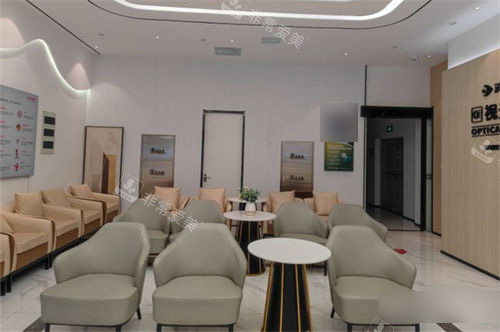 合肥沃瑞眼科医院候诊区