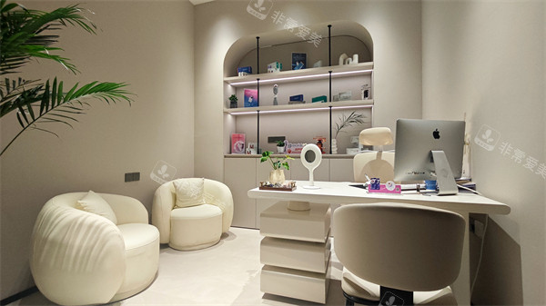 哈尔滨领艺医疗美容1楼面诊室环境