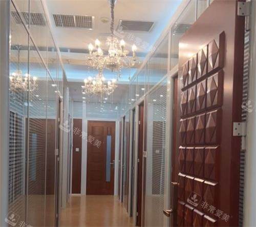 北京知音医疗美容门诊部走廊