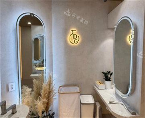 陶瓷医院洗漱区环境 陶瓷医院洗漱区环境