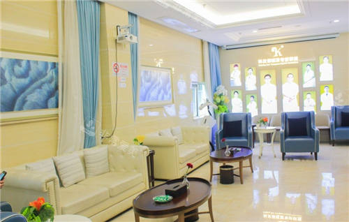 上海大麦植发候诊区