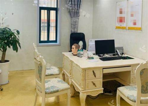 西安科大植发面诊室