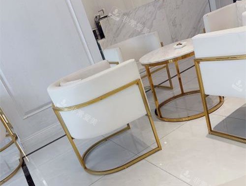 青岛诺美德整形医院大厅休息区