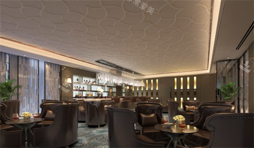 长沙亚韩医学美容医院等待区环境