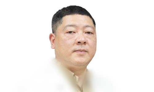 西安隆胸医生王逸涛医生