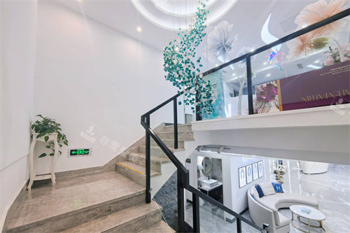 葫芦岛华美希华医疗美容楼梯间