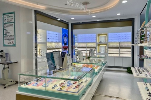 常德新德华眼科医院验配室